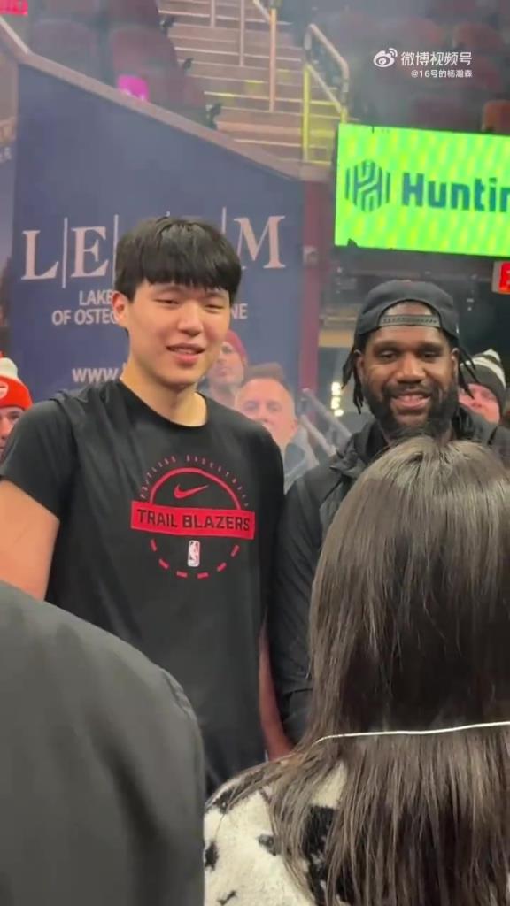 这一项天赋好像比状元强杨瀚森和奥登碰面互动！比手掌大小~