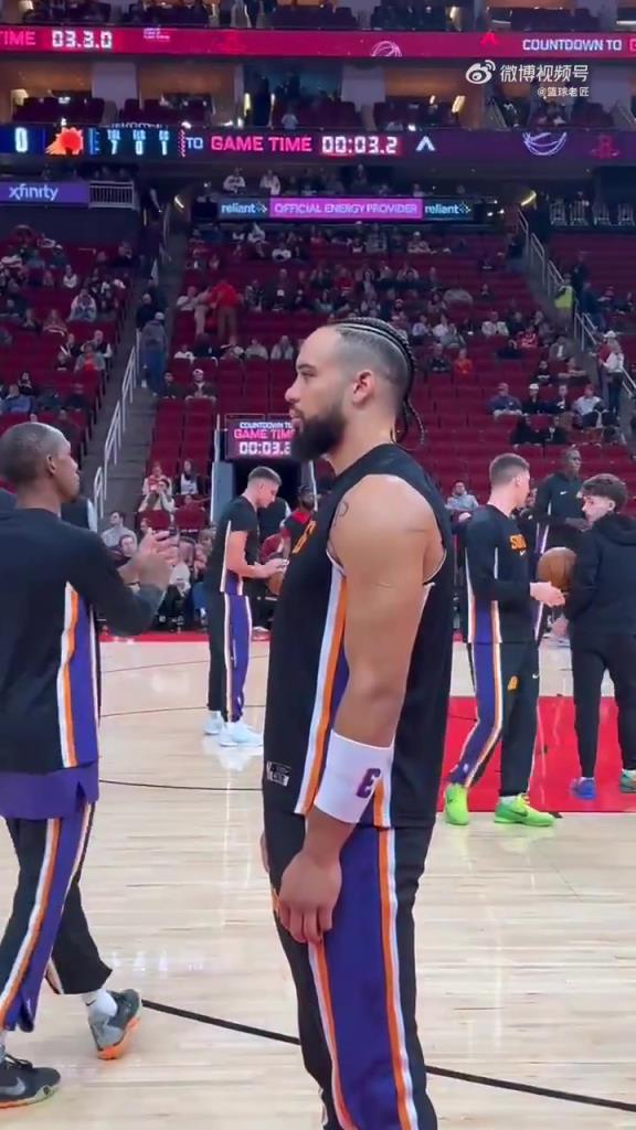 对战老东家火箭！狄龙赛前再现死亡凝视，龙哥太可爱了！