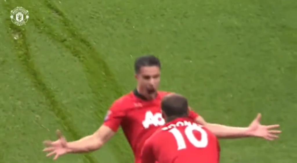 范佩西攻破阿森纳球门后滑跪庆祝的这个场面，当时引发了不少争议