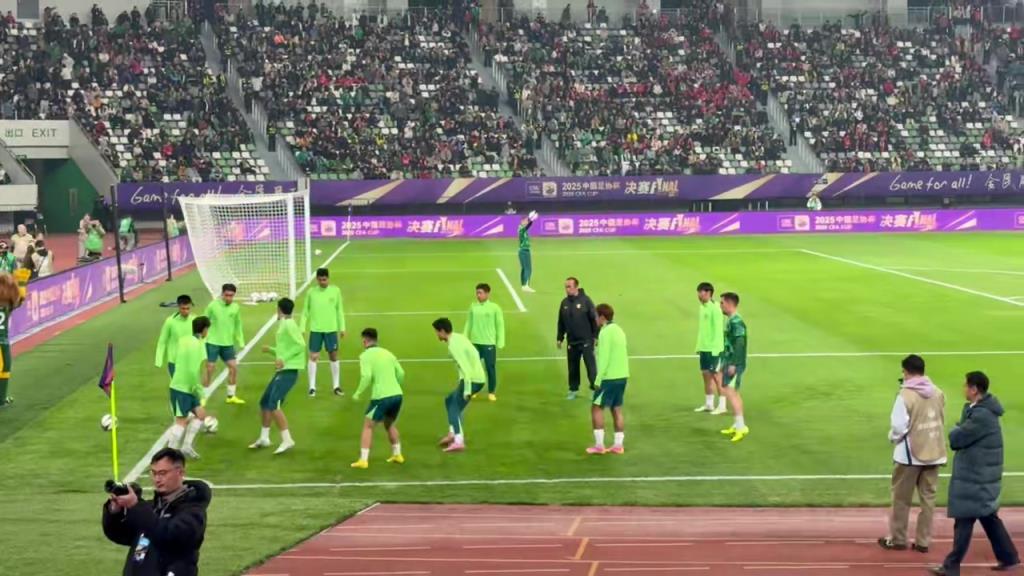 国安开始赛前热身，这抢圈水平怎么样