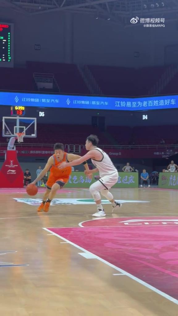 身手相当矫健！张镇麟在上海男篮正式比赛的首次得分！