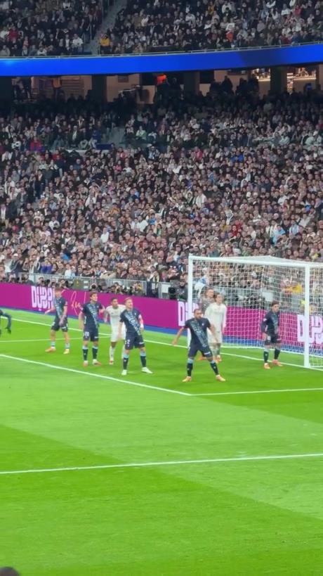 实拍：塞尔塔门将拉杜神扑力保球队击败皇马！国米球迷：？？？