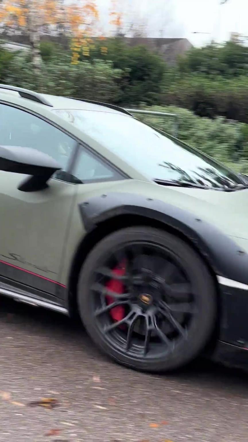 小牛的越野版！哈兰德一周基础工资能买两辆兰博基尼！