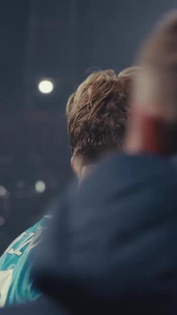 全场最佳！梅开二度带领球队取胜！散场庆祝的霍伊伦！