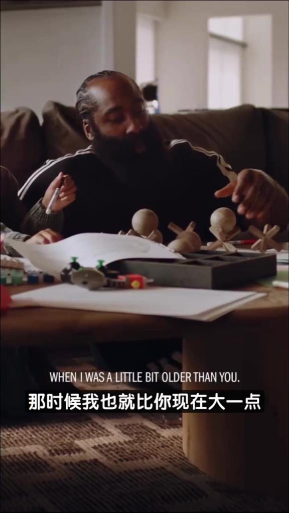 带娃时间！哈登与6岁儿子同框拍广告：你已经是大明星了！