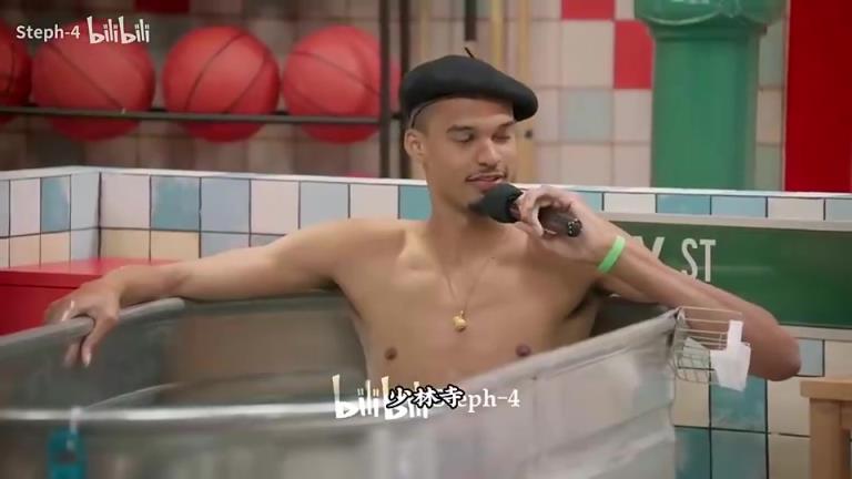 没白练！文班此前节目上：夏天在少林寺练了体能＆挑战身体极限！