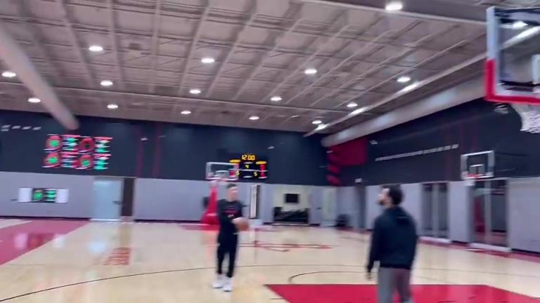 好家伙，海王要变射手？亚当斯训练44秒内底角三分12中10！