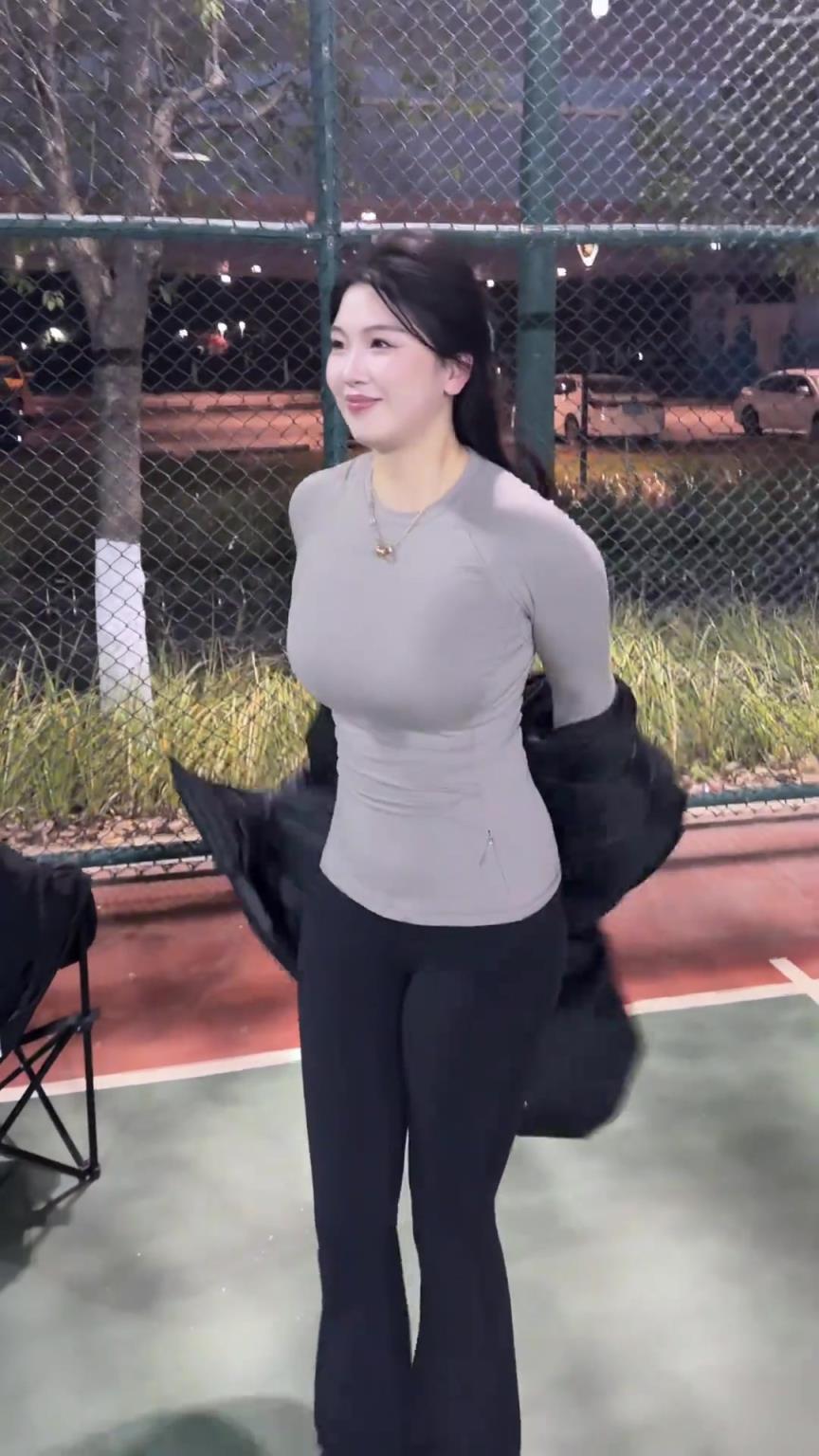 你不会懂和肘姐打球的快乐~