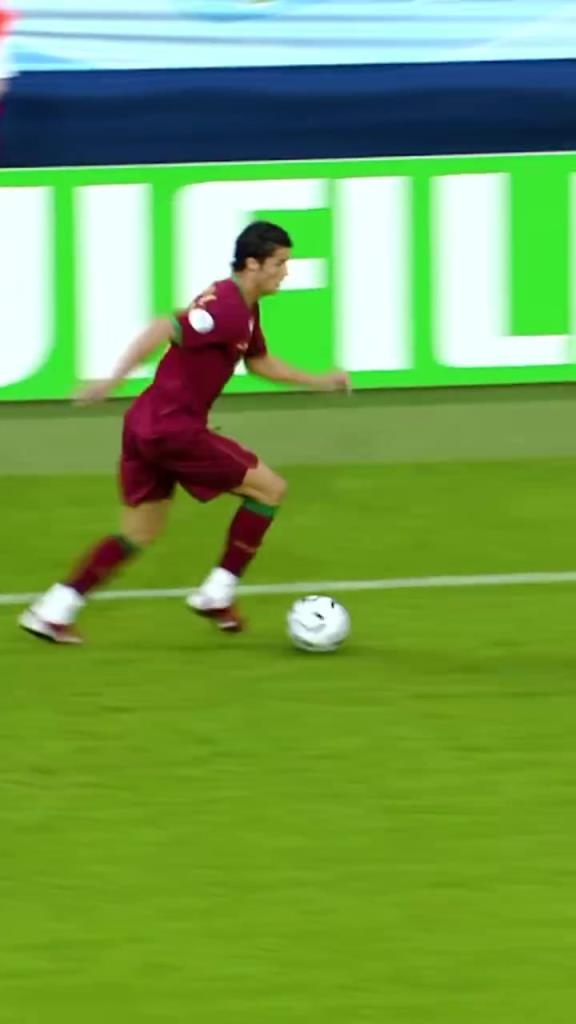 虚虚实实，真真假假！名场面：C罗丝滑踩单车骗过里贝里！