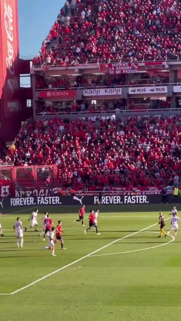 吹一辈子！25年普斯卡什奖：蒙铁尔不可思议超远倒钩进球！！！