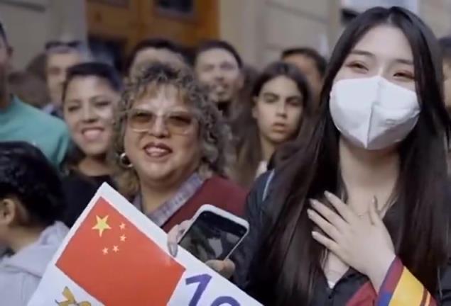 名场面！中国美女球迷：我爱你梅西，比爱我男朋友还爱