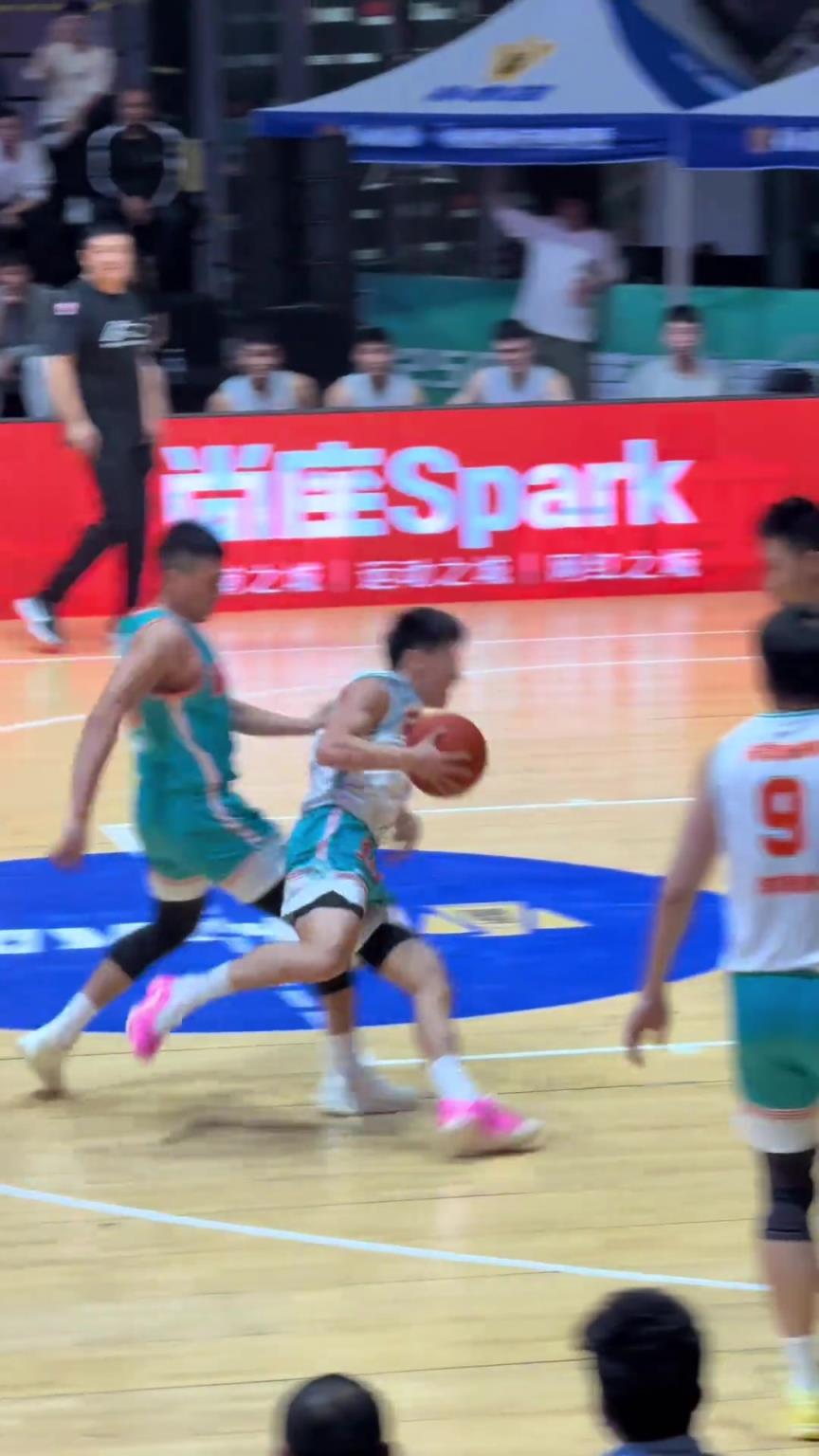 前cba球员田桂森这一脚是真不应该啊！