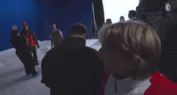 莫德里奇在米兰度过的第一个圣诞节，里奇好羞涩呀