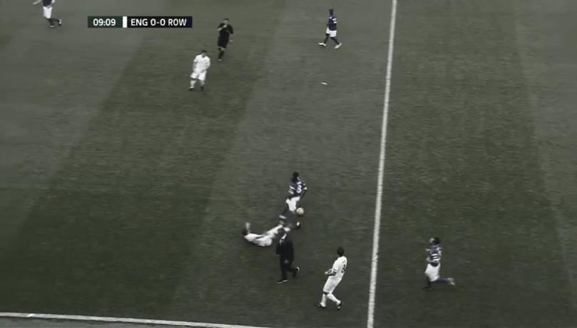 掌声四起！比赛中穆帅突然杀入场内完成精准抢断