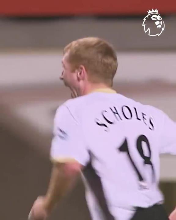 回忆杀！斯科尔斯在对阵维拉的比赛中打入了不可思议的凌空抽射