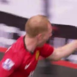 致敬传奇斯科尔斯在代表红魔出战的第700场比赛中进球