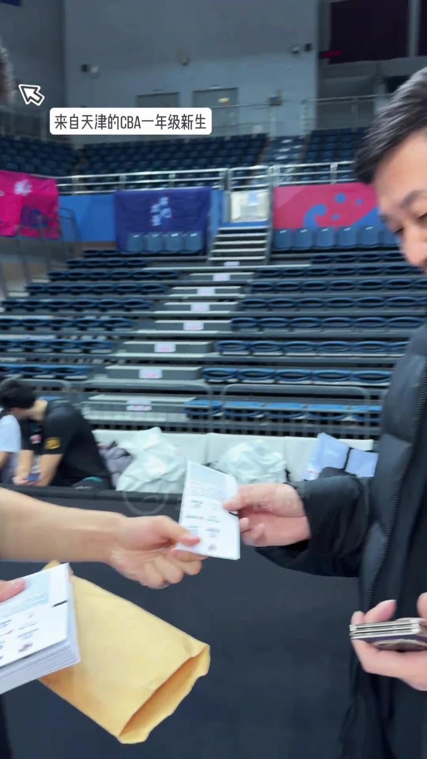 王洪泽第一次回家乡打比赛排面拉满，连杜知道都得找他要门票...