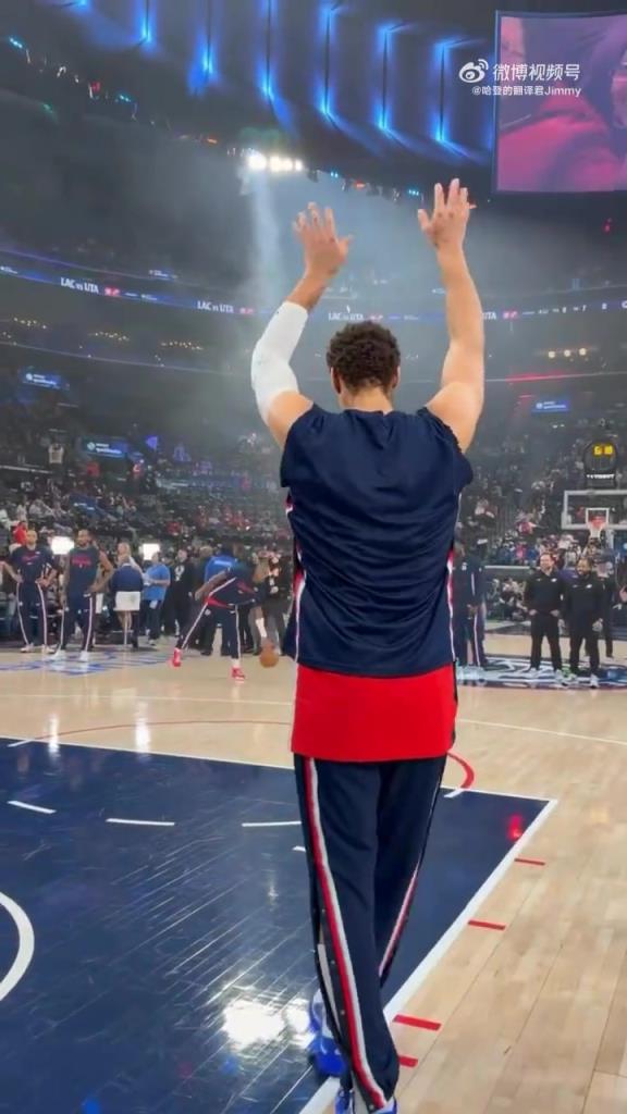 洛佩斯赛前高抛砸中热身的登哥 比比赛时12中1的三分还准