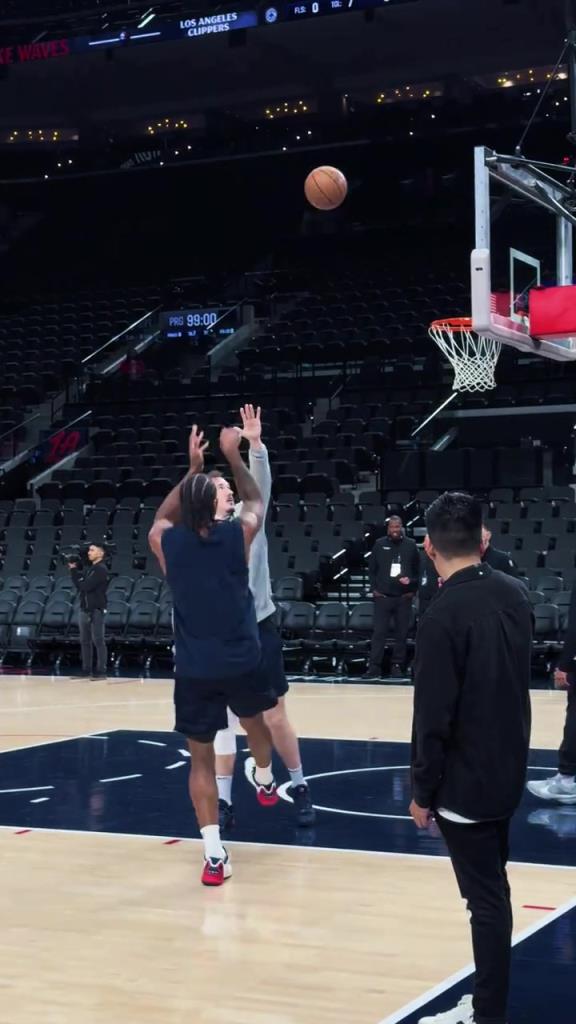 日历翻回到2019年战神卡返场！这身板真是精壮！