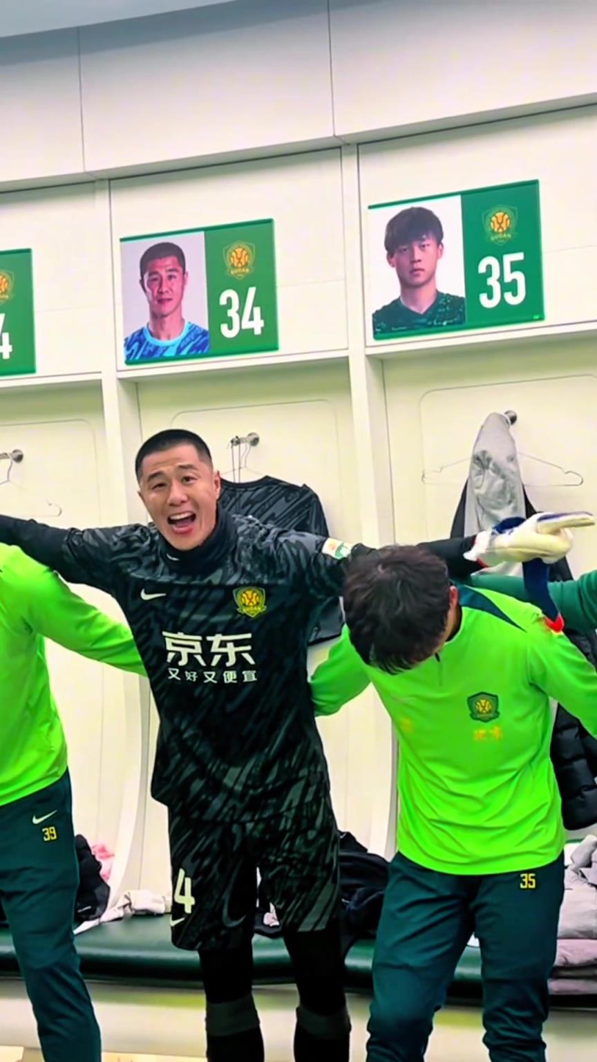 团结！国安门将侯森：法比奥总帮助咱们，这次一定帮他拿下金靴