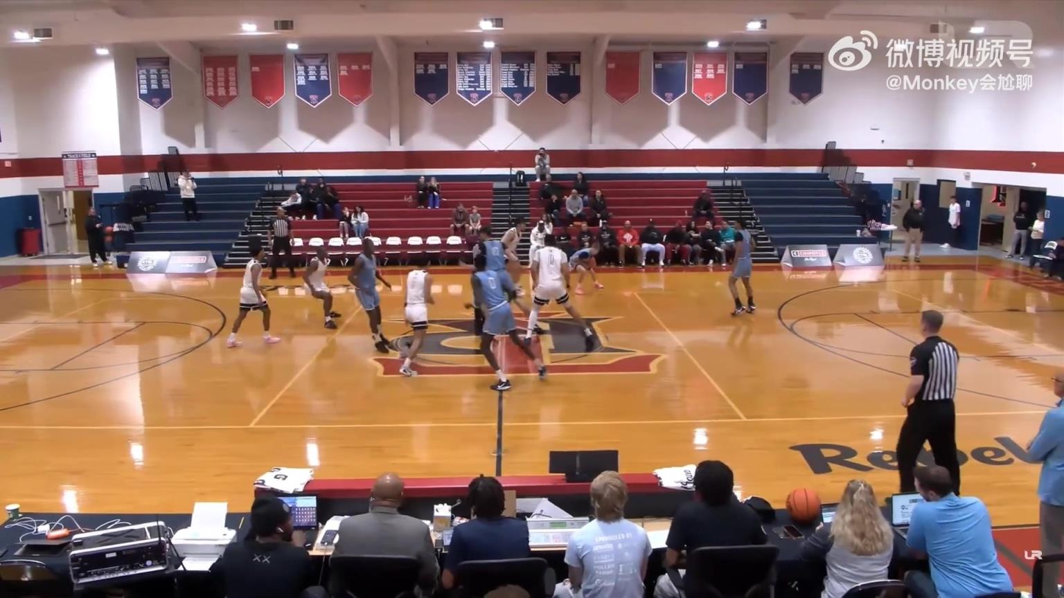 闯美篮球青年！张博源在美国高中新年首战砍25分4板2助