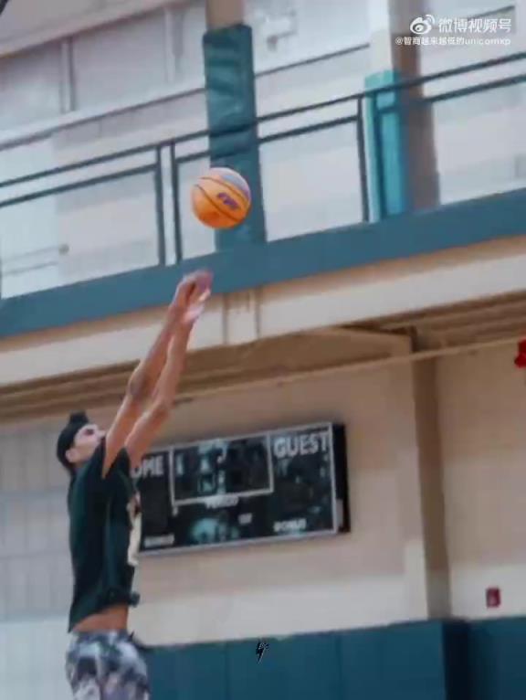 能否冲击NBA？08年出生的印度中锋高达2米23！正前往美国