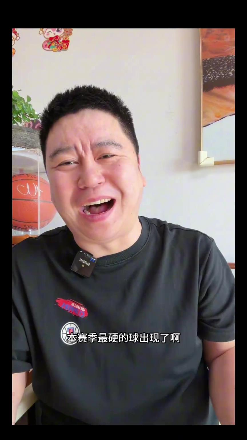 大史：哦吼，本赛季最硬的球出现了！绝杀雷霆，布克太帅了！