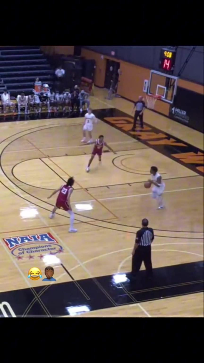 好一个假动作！