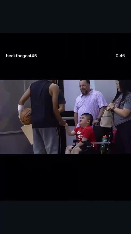 真走了！特雷·杨今早还晒告别视频，送给他的铁杆小粉丝！