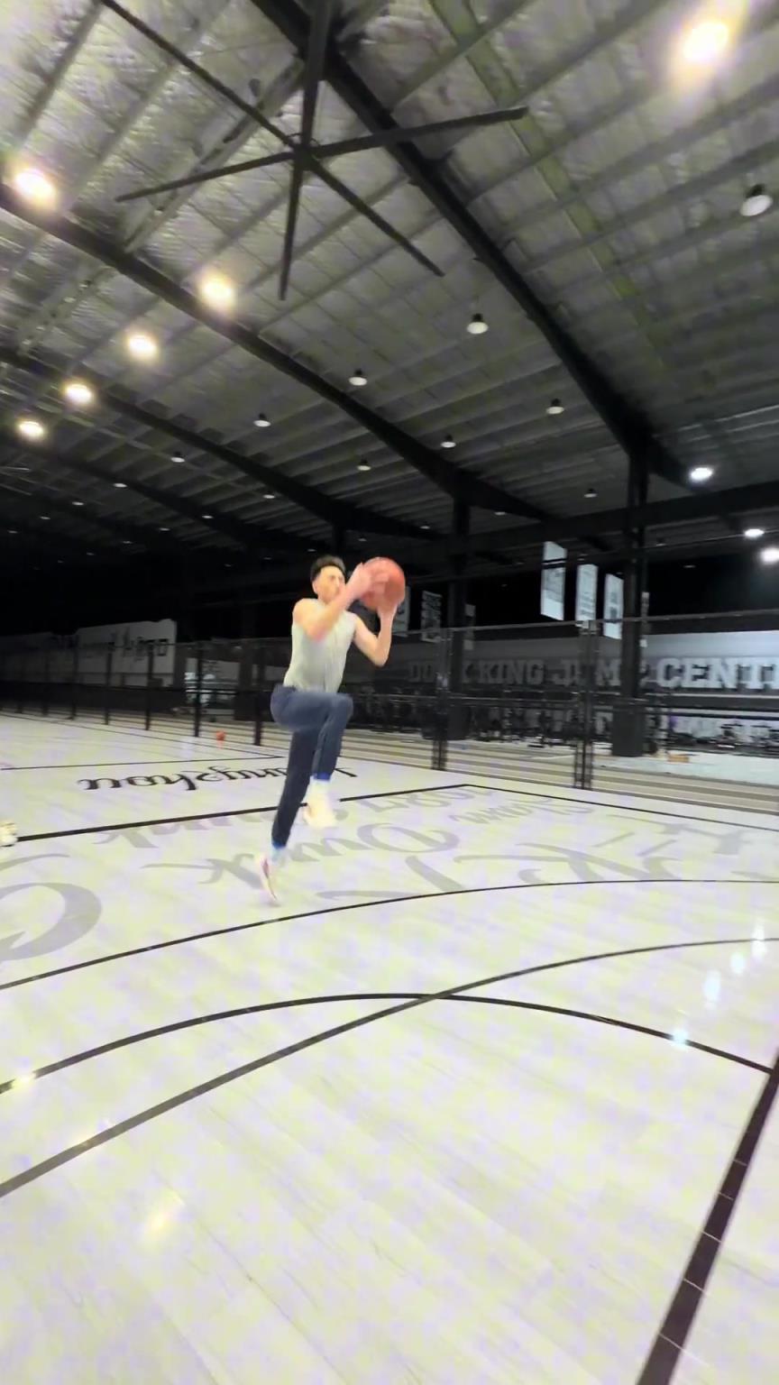 兄弟们：这算三分吗？