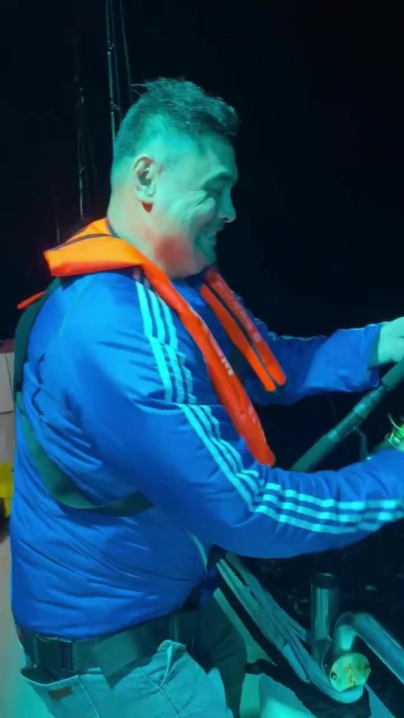 这个真的牛啊！刘玉栋晒出海钓鱼视频，钓上来一只百斤重的金枪鱼