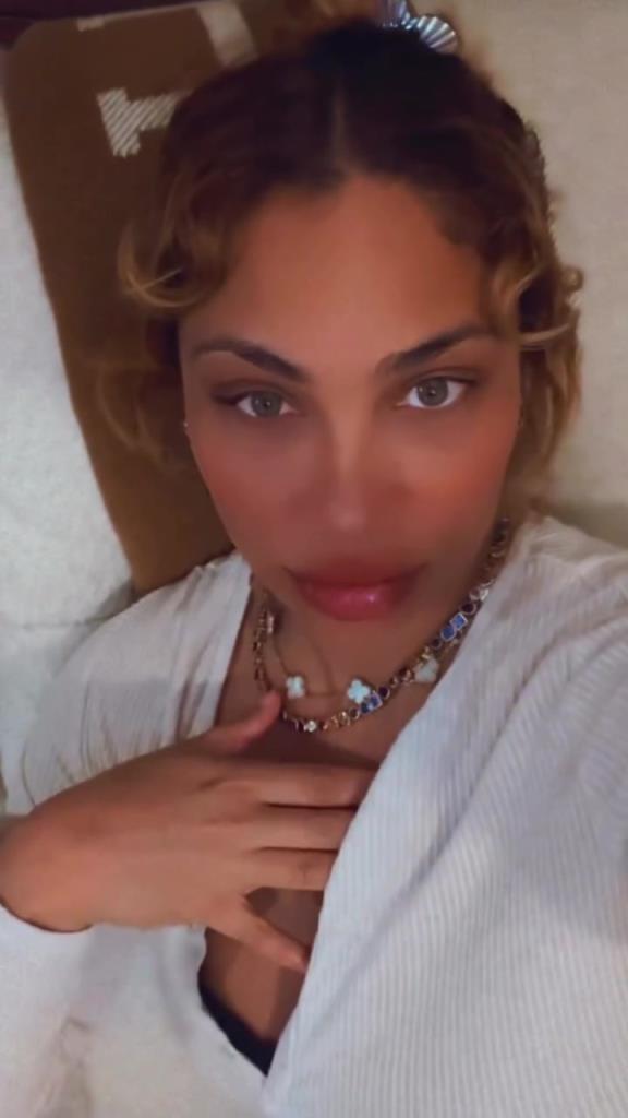 哈登女友社媒晒自拍，这是想诱惑登哥吗？