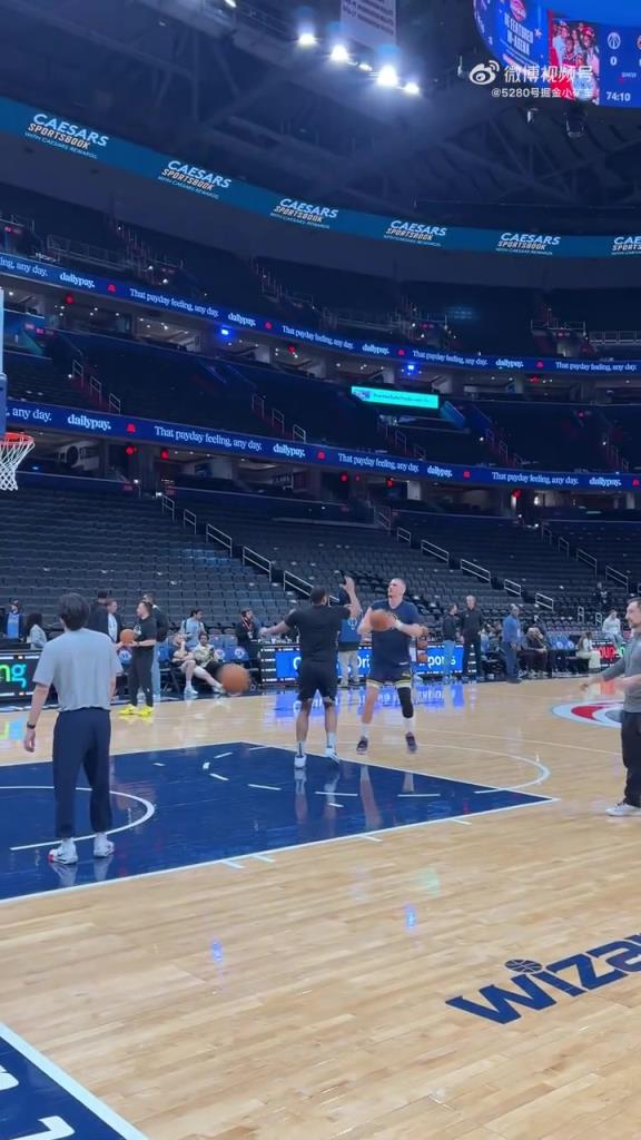 掘金利好！约基奇昨天已经开始场边热身，这是受伤之后的第一次！