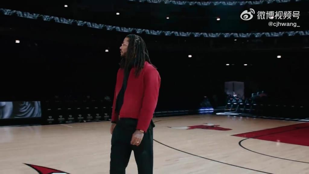 1号球衣即将在公牛退役！罗斯重新走上公牛球场，肯定感慨万千吧