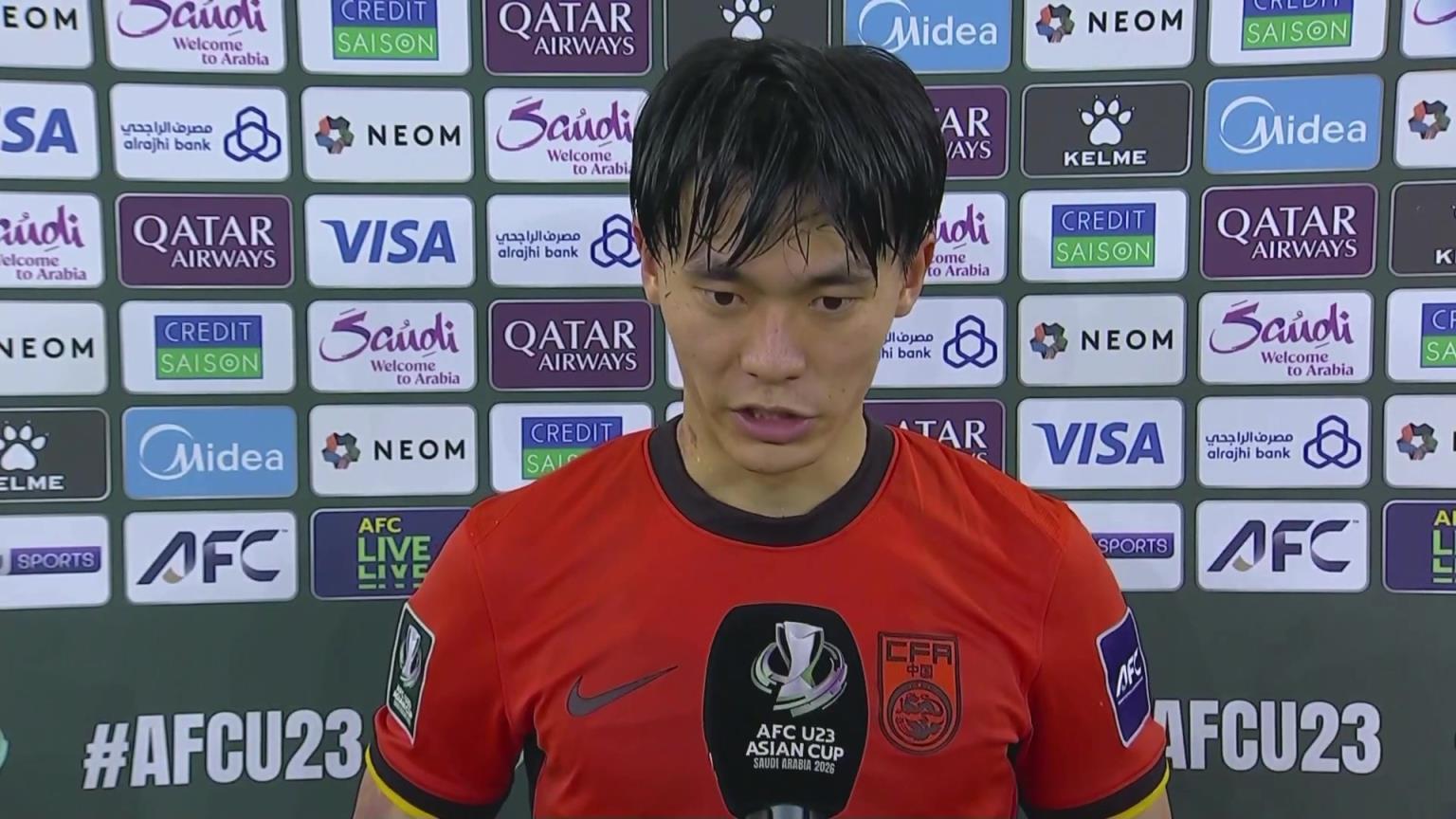 胡荷韬：跟大家说声抱歉，在比赛中自己有一定失误