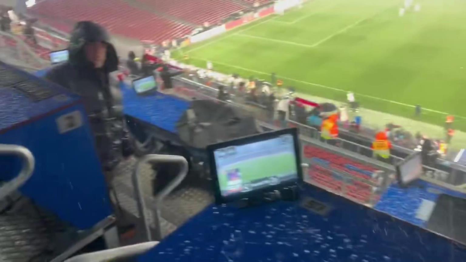 新诺坎普球场天花板漏水，许多媒体设备因此故障