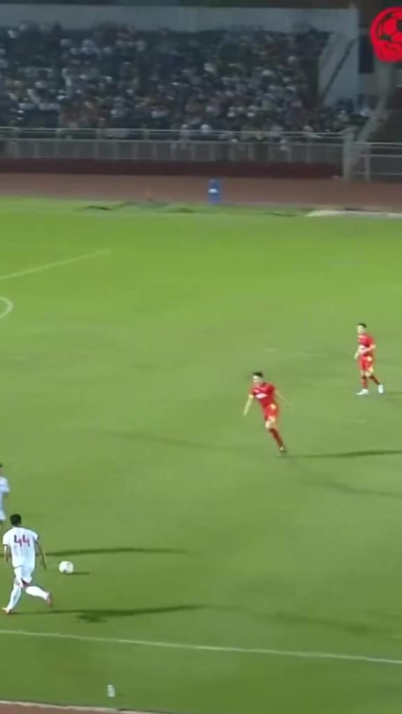 少林足球来了？越南球员让人过目不忘的神奇花式！