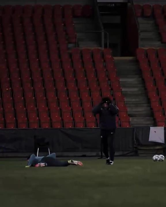 怎能不爱这样的教练！弗里克混剪：外表严肃但内心住着一个孩子！