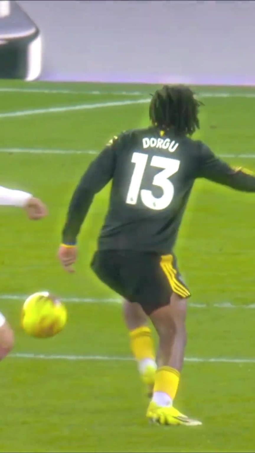 曼联：如此精妙的团队配合，就该用一记世界波来收尾！