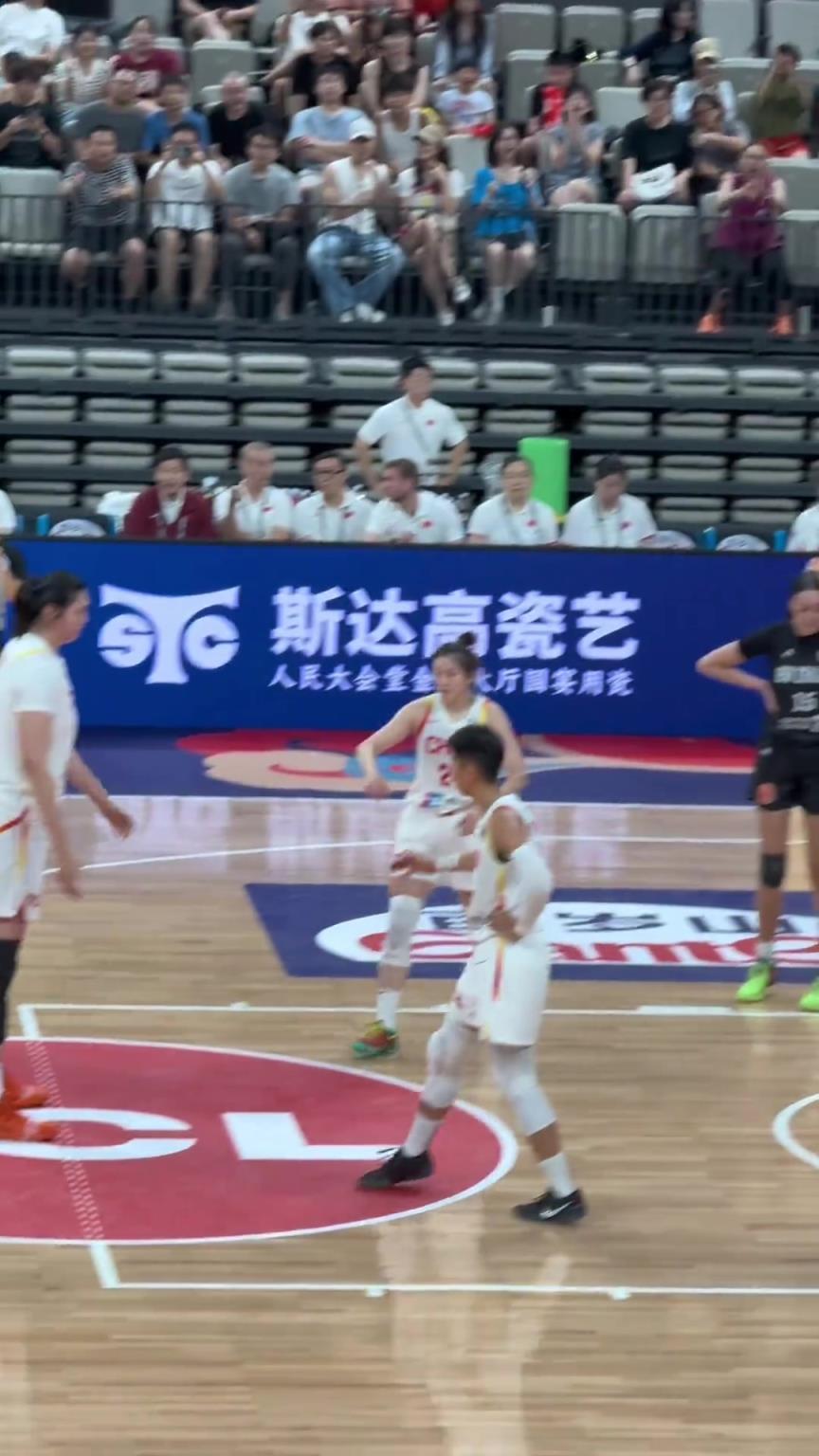 女巨人张子宇这罚球 让你想起了谁？姚明？刘玉栋？