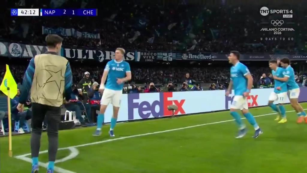 那不勒斯半场2-1反超切尔西！奥利维拉助攻，霍伊伦抢点推射破门