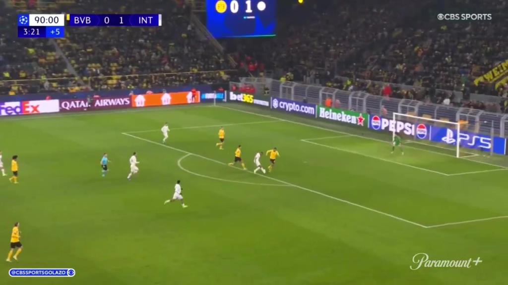 国米补时锁定胜局！迪乌夫戏耍多特防线打门折射破门！