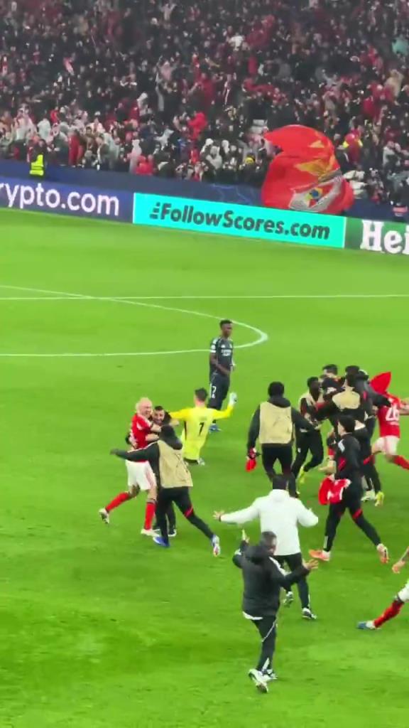 这就是足球的魅力！门将特鲁宾读秒进球！本菲卡极限晋级附加赛！