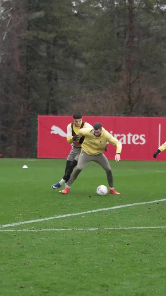 有颗中锋的心？AC米兰训练赛：魔笛助攻帕夫洛维奇破门！