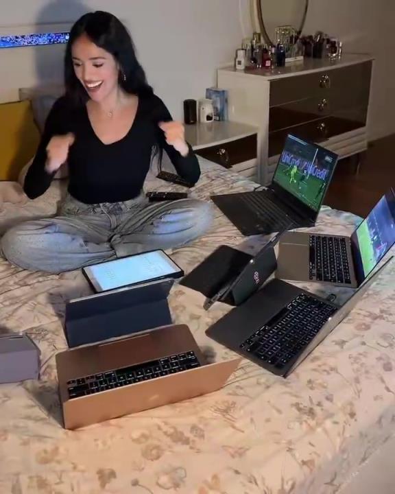 今天凌晨看18场欧冠比赛就像…