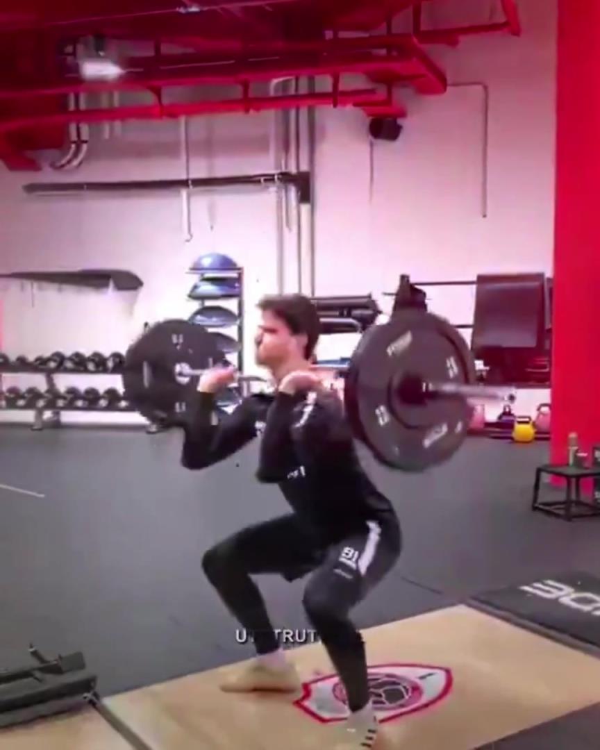 强度拉满！曼联门将拉门斯日常训练视频