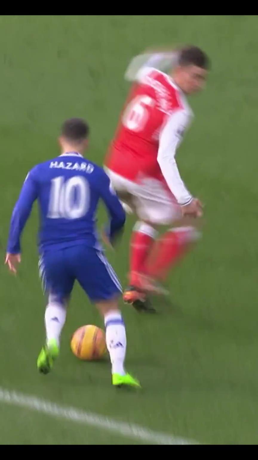 詹俊:据说这个球值1.5亿欧元!阿扎尔伦敦德比独闯龙潭