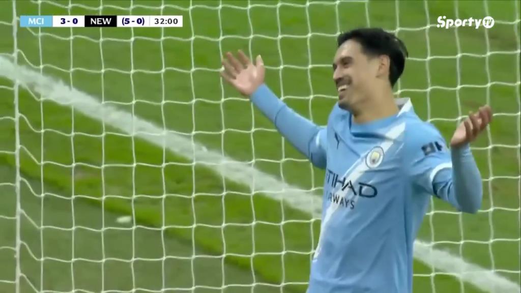 曼城半场3-0纽卡！纽卡解围不远，赖因德斯跟进推射破门！