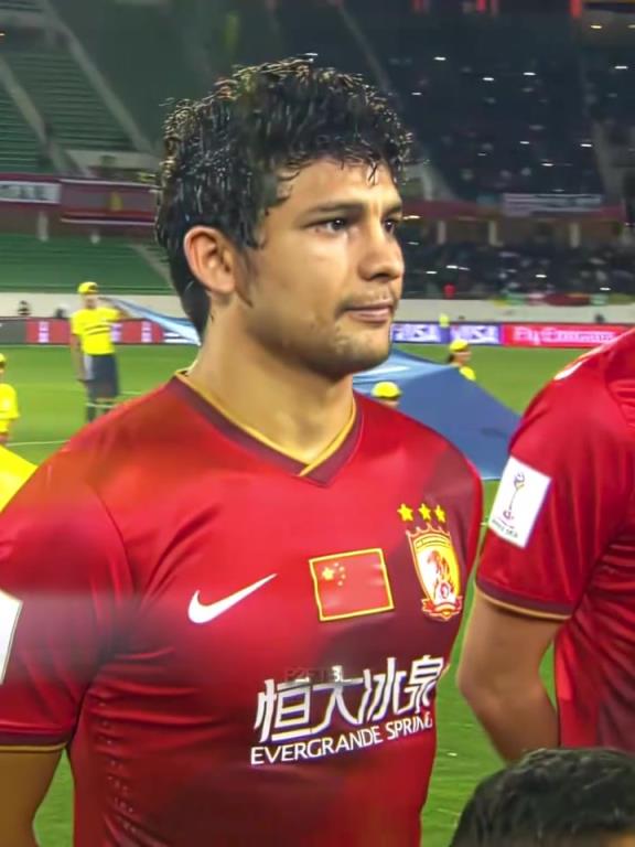 面对强敌也踢出自己的风格！当年面对拜仁的恒大队！