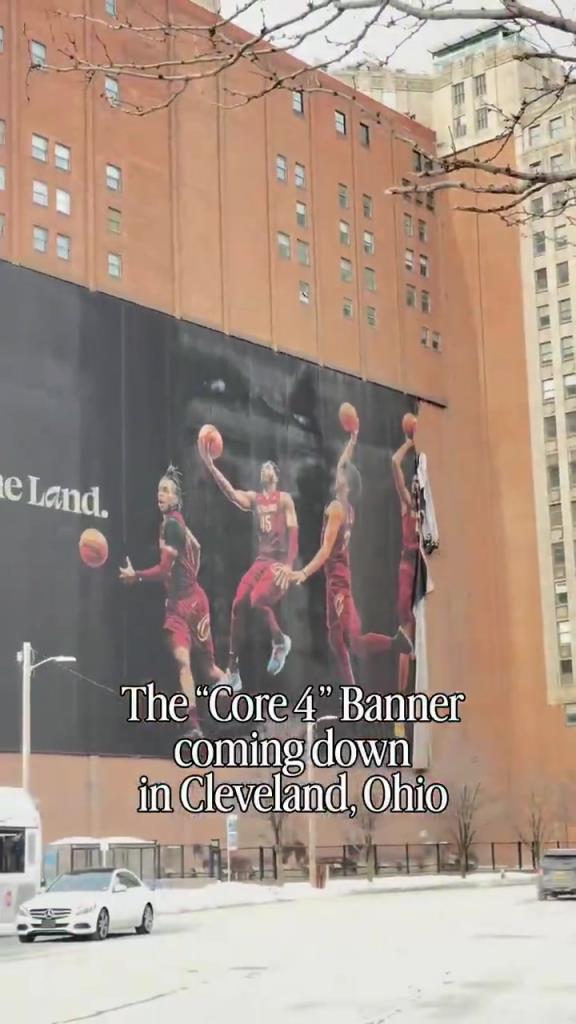 登哥的时代来临！克利夫兰当地，原骑士四巨头的巨幅海报被拆除！